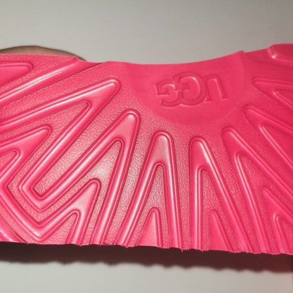 Ugg Neumel shoes size 5 pink or size 3 - Picture 6 of 6